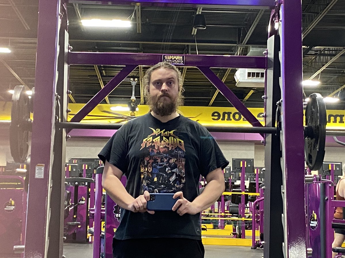 KingofThrashSTL's tweet photo. 6 days into the #BattleofSpaulding CUT and I’m down to 241 from 253. I will continue to be the strongest me I’ve ever been until I smash that glass ceiling to pieces https://t.co/TmN63DPGbM