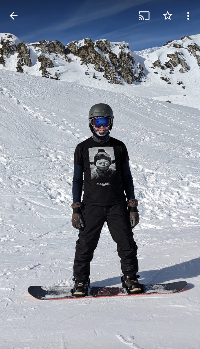 Yoda is wise.
Skiing, is not a joke.
Boarding however is a crazy blast down the mountain.
Avoiding the sticky out poles hell bent on turning the boarders into a kebab however is not funny.
Boarding rules 🏂.