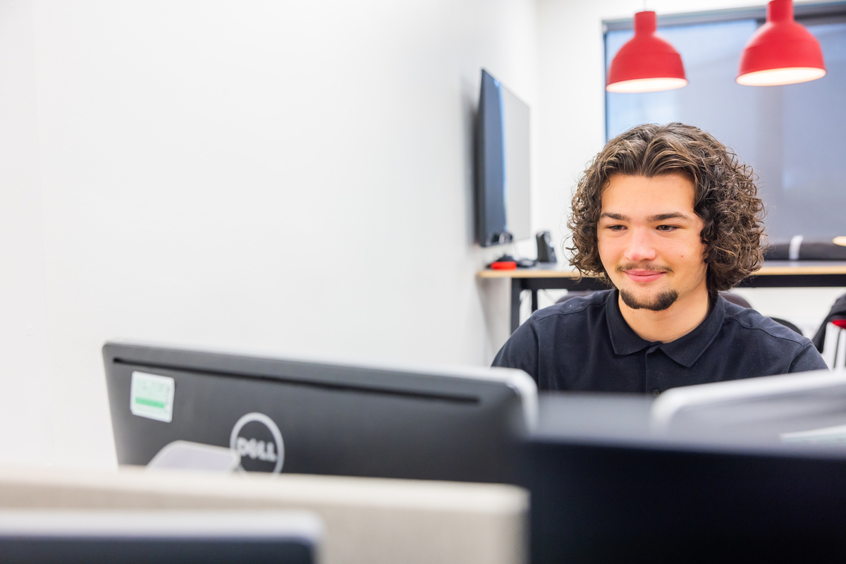 Redrowplc's tweet image. We asked #TechnicalApprentice ✏ JJ, what advice he would give someone exploring an apprenticeship 💭

&quot;I would say go for it – I think it’s the best way to go! It’s so much better to do something hands on...&quot; 👉 bit.ly/4bnCnu1
@SMBCollegeGroup #NAW2024