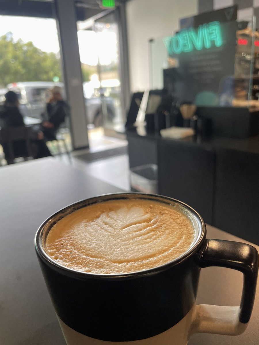 KyleBJorrey's tweet photo. Rainy days call for vanilla bourbon lattes. Warm the body from inside out #LARain #javajorrey https://t.co/2nu1G1axr2