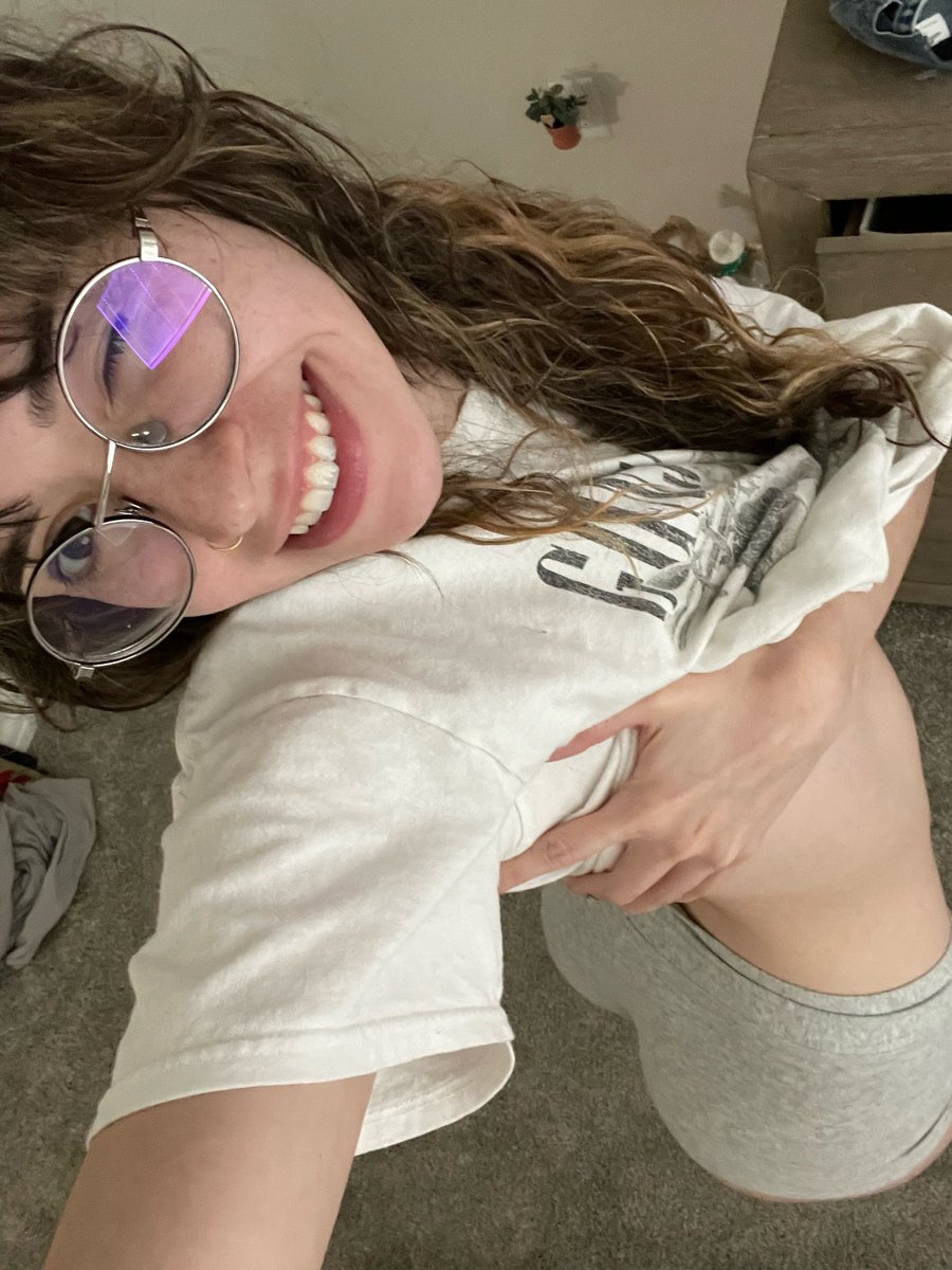 lushcatlyn's tweet photo. say hi for a dm back 😚 https://t.co/5h1hwBq6s0