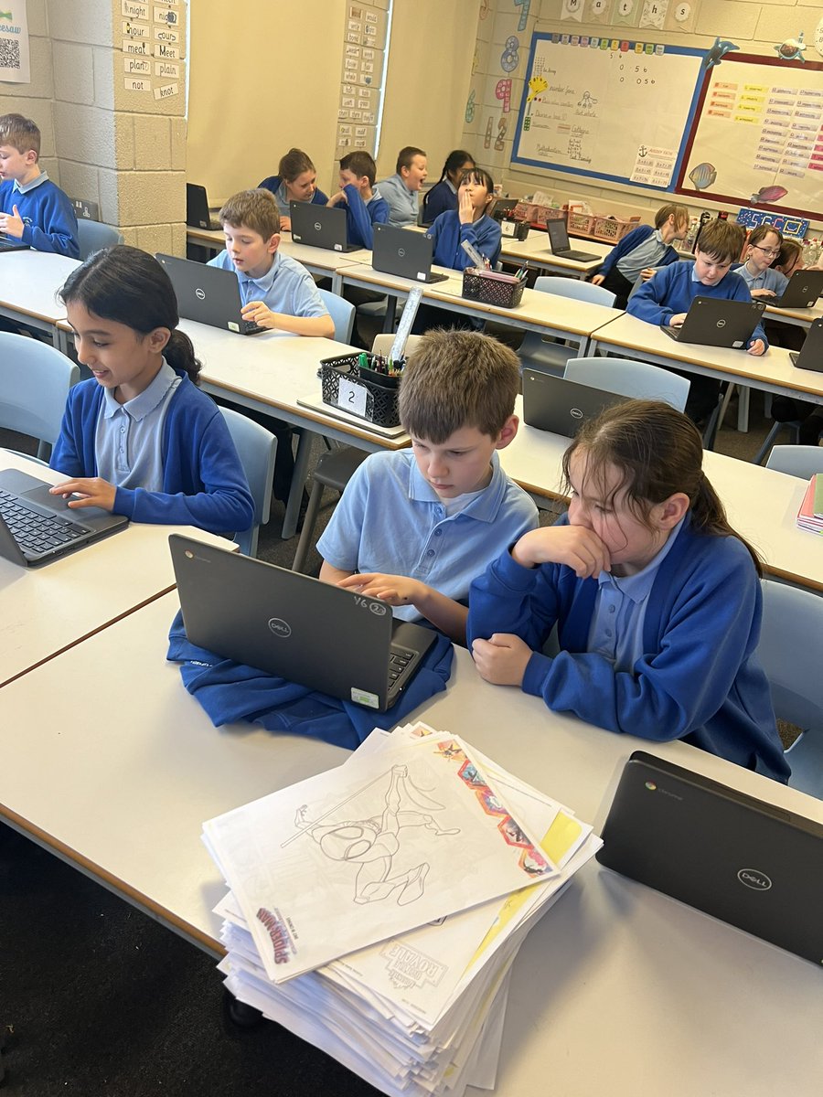 5_bedford's tweet photo. Today in Year 5 we celebrated #SaferInternetDay @UK_SIC 
First, we recapped all of the ways we can stay safe online and discussed positive and negative posts from influencers. 
We then used our digital media skills to create videos about keeping safe. @BedfordPrimary https://t.co/8Cs0sf5oEC