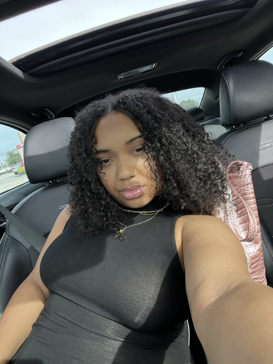 LovelyDeviyne's tweet photo. Lately i been feeling good &amp; looking better 🤭 https://t.co/p66KgzKy33