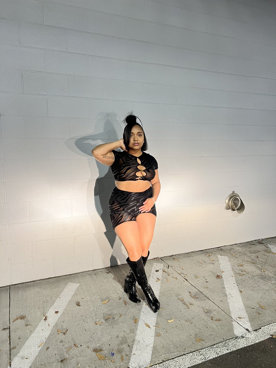 LovelyDeviyne's tweet photo. Lately i been feeling good &amp; looking better 🤭 https://t.co/p66KgzKy33