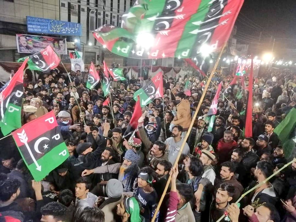 TasneemQureshii's tweet photo. سرگودھا: تسنیم احمد قریشی
سابق وزیر مملکت/ پاکستان پیپلزپارٹی کے نامزد امیدوار برائے قومی اسمبلی حلقہ NA-84 کی واٹر سپلائی روڈ میں جلسہ عام میں شرکت
#Sargodha
#NA_84
#VoteForTeer
#Elections2024 https://t.co/1t8SdsmPjp