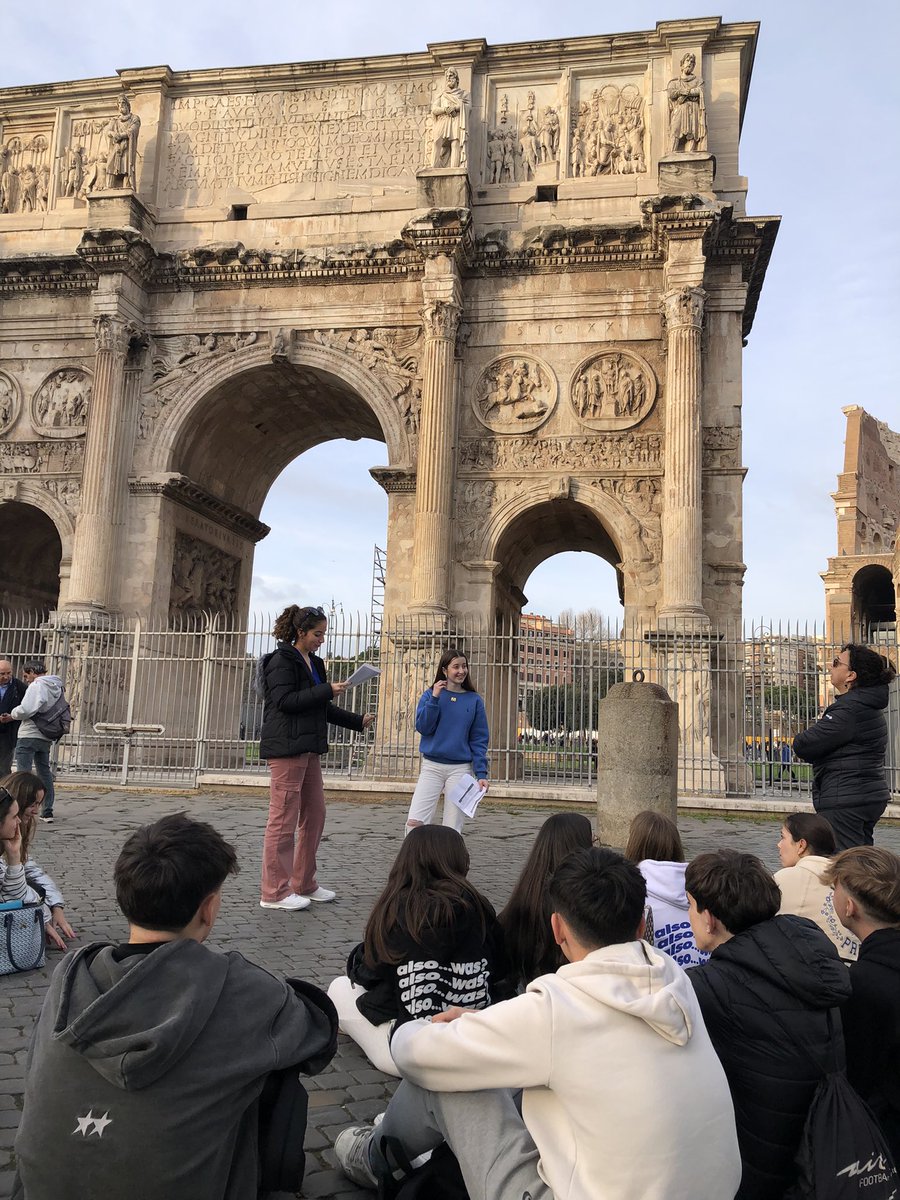 thaubarcelona's tweet photo. #Stylos. 1r dia del Treball de camp a Roma. Hem visitat el Foro: Arc de Tit, Basílica de Maxenci, Arc de Septimi Sever, Cúria, Temple de Vesta. Colosseu. Arc de Contantí i deixem per aquesta nit la Piazza Spagna i la Fontana di Trevi. https://t.co/0fWc3abgKn