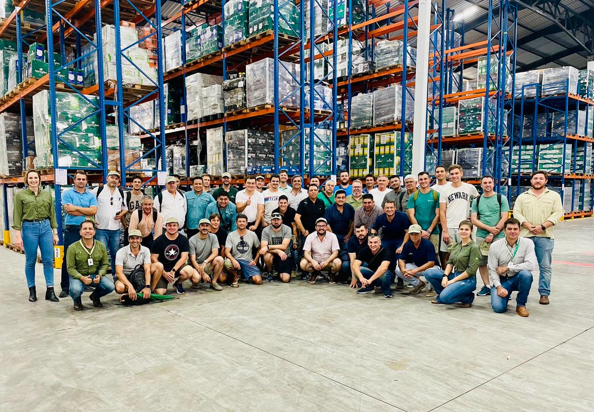 Agropack's tweet photo. Hoy, miembros del equipo #Agropack, visitaron la planta de Spraytec ubicada en 📍 Maringá, Brasil.
El objetivo de la visita fue capacitar a la red de distribuidores acerca de la nueva cartera de productos
#capacitacion #reddedistribuidores #spraytec #innovacion https://t.co/97w11jJ28a