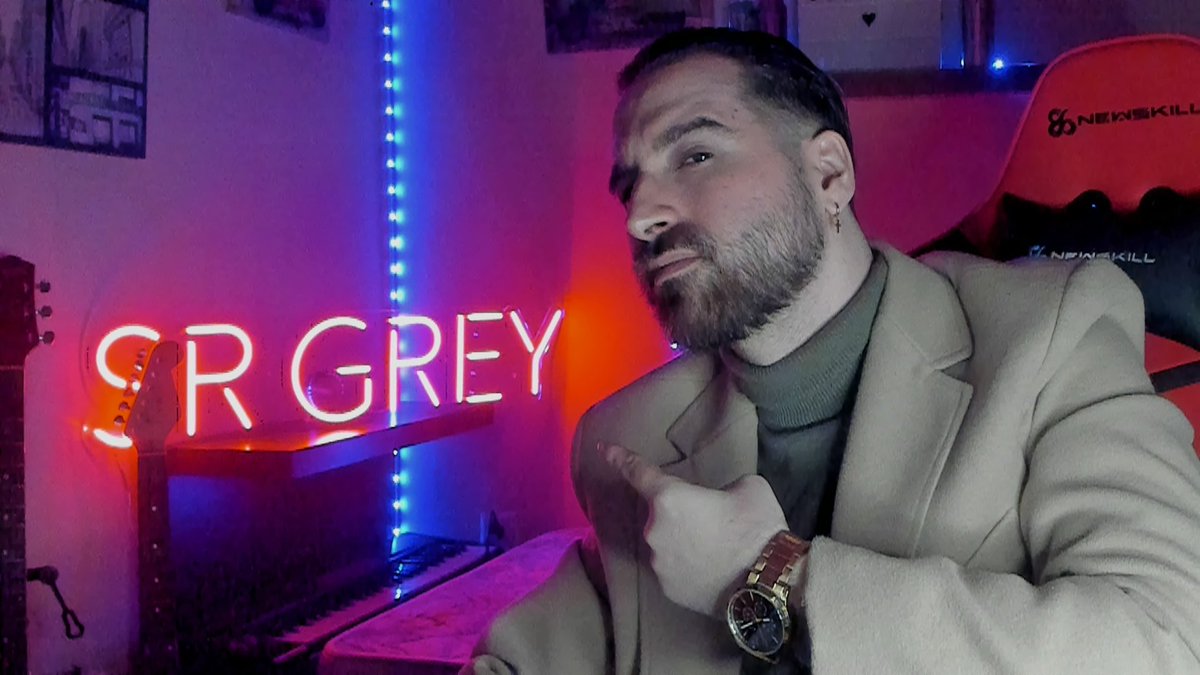 srgreyreal's tweet photo. @CreartenShop Me falta colgarlo, te mandaré foto 🔥🔥 sois unos cracks ❤️ https://t.co/QfaWuMhMEB