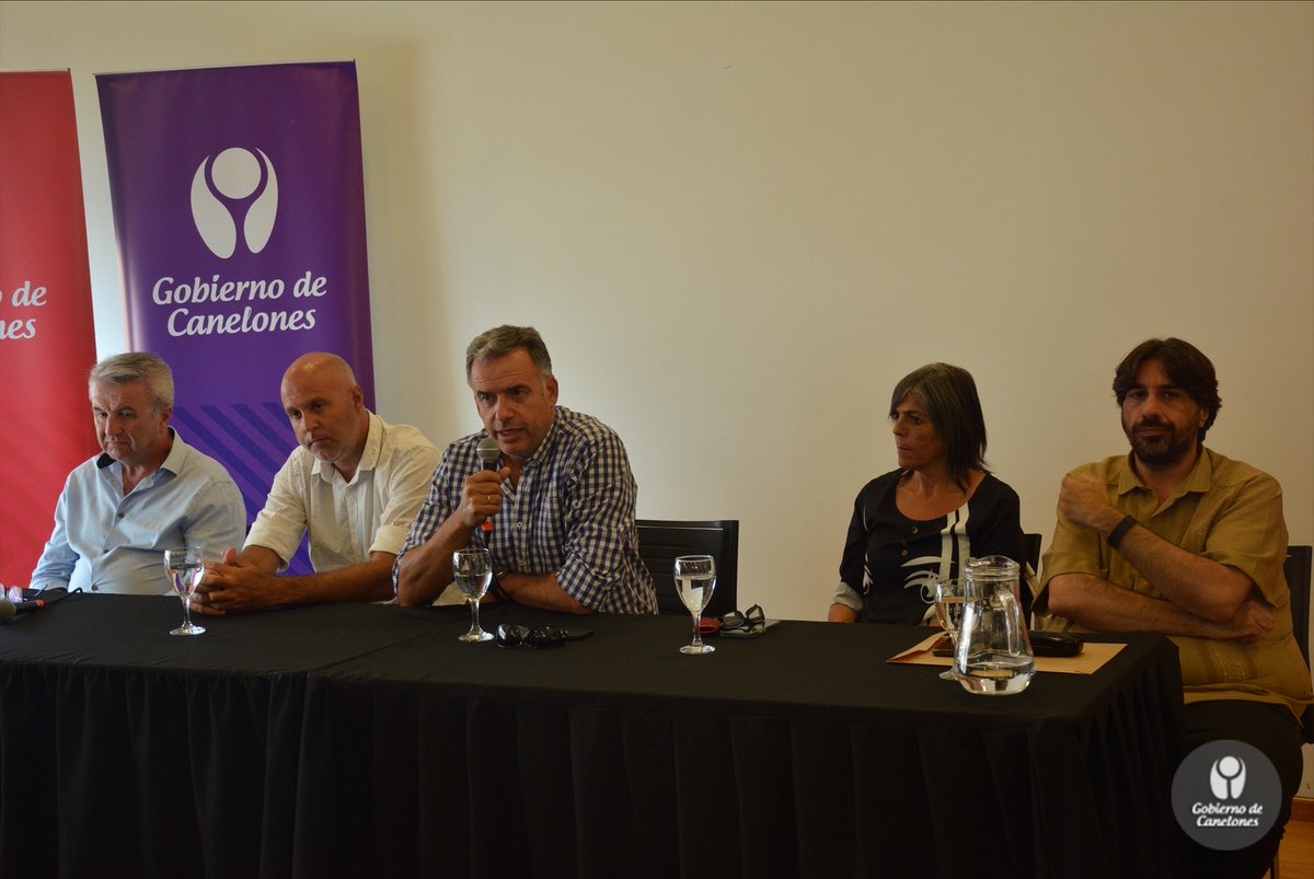 IdCanelones's tweet photo. ✍️La Intendencia de #Canelones y empresas de transporte público de pasajeros del departamento firmaron un convenio en el marco del fideicomiso para la compra de ómnibus eléctricos
 
8 nuevas unidades de las marcas chinas Yutong, Ankai y Guangtong se suman a las 6 que ya están circulando en el departamento

🗞️Nota👉https://t.co/HNwOHX4djT