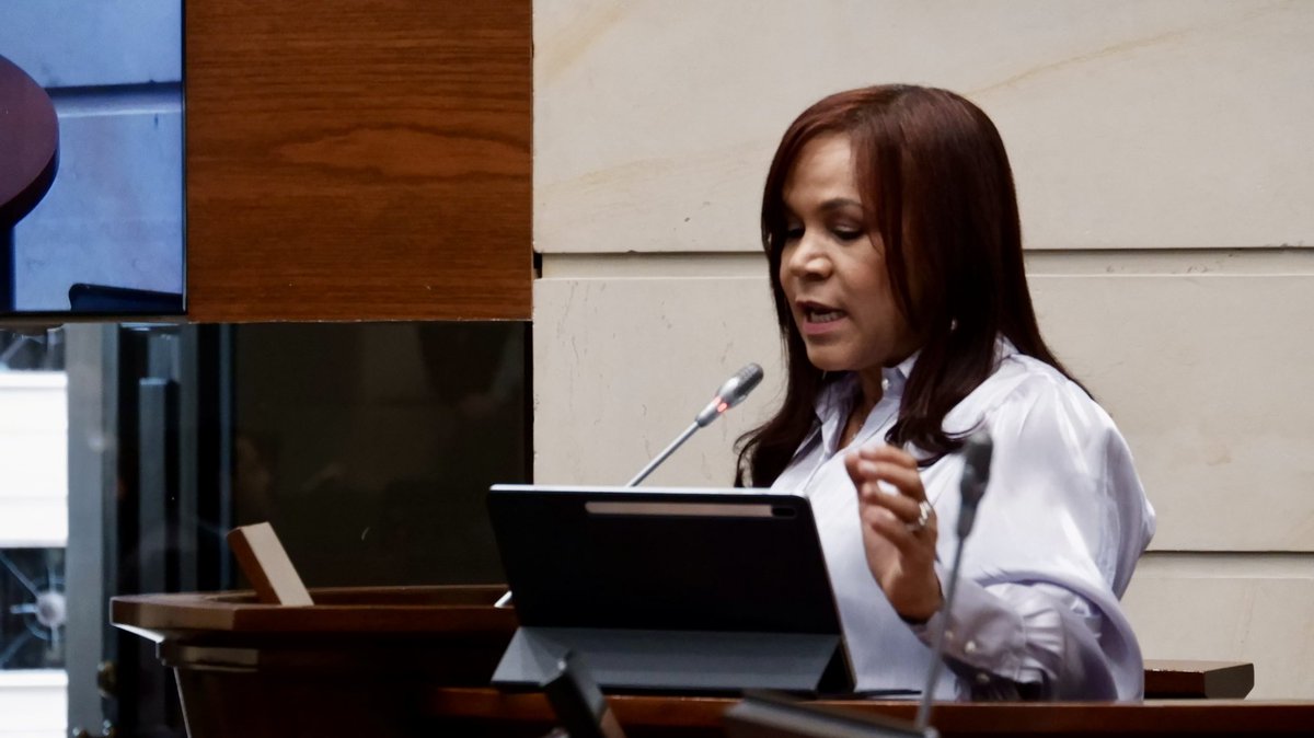 AlirioUribeMuoz's tweet photo. El reto de vigilar la implementación del acuerdo de paz, va más allá de revisar cifras e indicadores, hay que leer las regiones, escuchar las víctimas, exigir su cumplimiento en un seguimiento proactivo que la procuraduría realiza día a día. Entender las afectaciones de las personas que viven en los territorios.

#VamosPorLaPaz