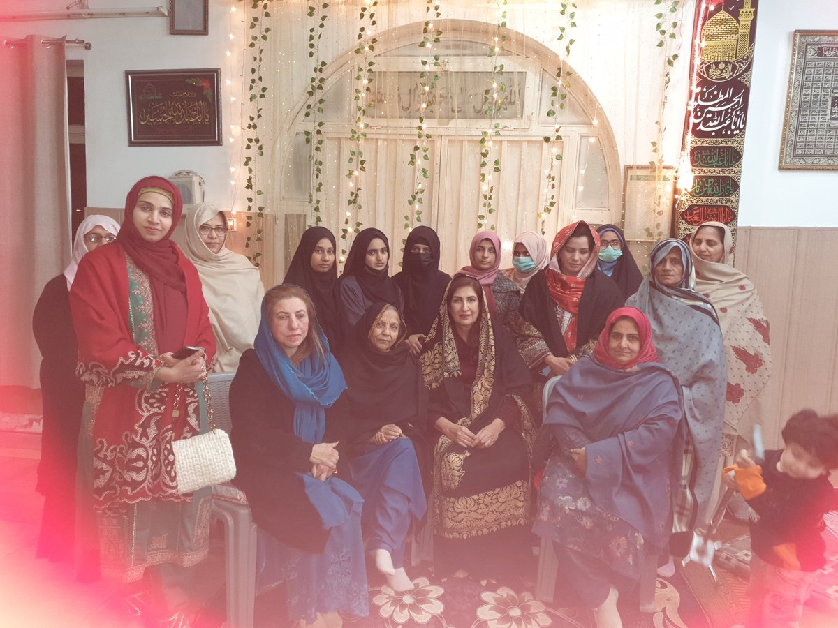 SyedaShehlaRaza's tweet photo. آج رات گیارہ بجے گرین ٹاون باگڑیاں میں خواتین سے میٹنگ ۔۔ https://t.co/zpxNRMrjy1