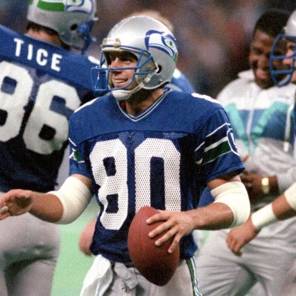 SamiOnTap's tweet photo. Who are your top 3 WRs in Seahawks history? https://t.co/NsrooR5XQ0