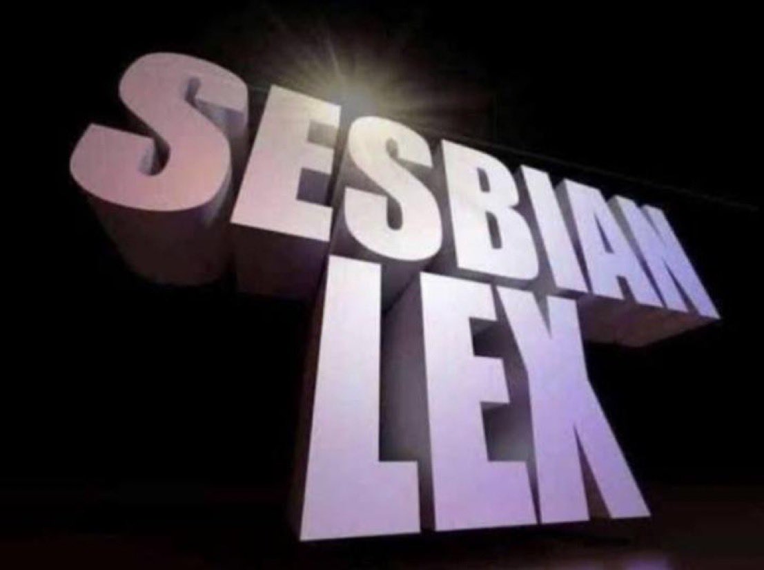 KITTYSXUL's tweet photo. https://t.co/rGxnYn7a3E de hecho creo que hemos interactuado y todo. Me suena mogollon esta cuenta y Alessia jajaja. Uff dos chicas besándose. https://t.co/8zc6yKM4Qv