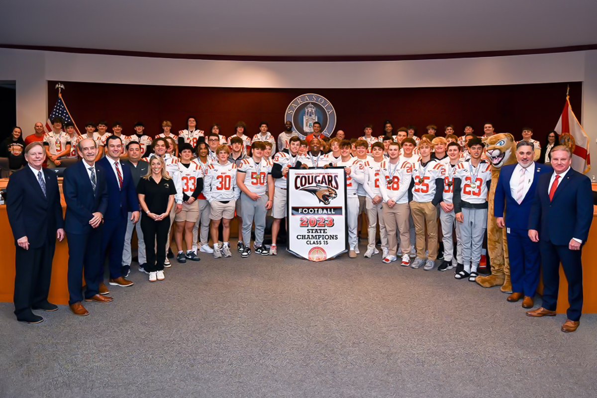ICYMI: Last week Sarasota Commissioner Joe Neunder and the rest of his office honored our 2023 State Champion team during their meeting 🎉
