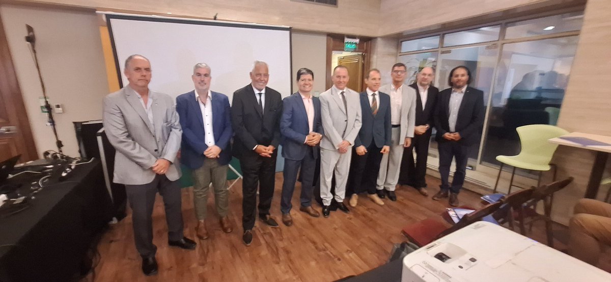 La movilidad eléctrica y la energía sustentable fueron parte de un taller de camaras sectoriales realizada por <a href="/redcame/">CAME</a> donde expusieron <a href="/aavea_oficial/">AAVEA_OFICIAL</a> #cader <a href="/CIMBRA_OK/">CIMBRA</a> y #sunra <a href="/SeroElectric1/">SeroElectric Bs. As.</a> #cvnmotors quedó claro q 🇦🇷 debe avanzar con fuerte protagonismo en este terreno⚡️