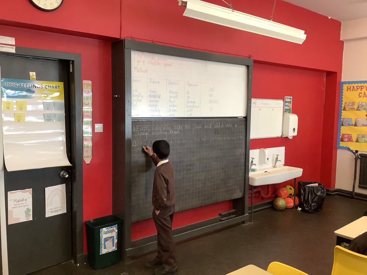 StFrancis_PS's tweet photo. Today, our Primary 4 Superstars were showcasing their sentence level #WriteOnTrack work through procedural writing 💫✏️. @LouiseBallant10 https://t.co/JcwlOjZQIq