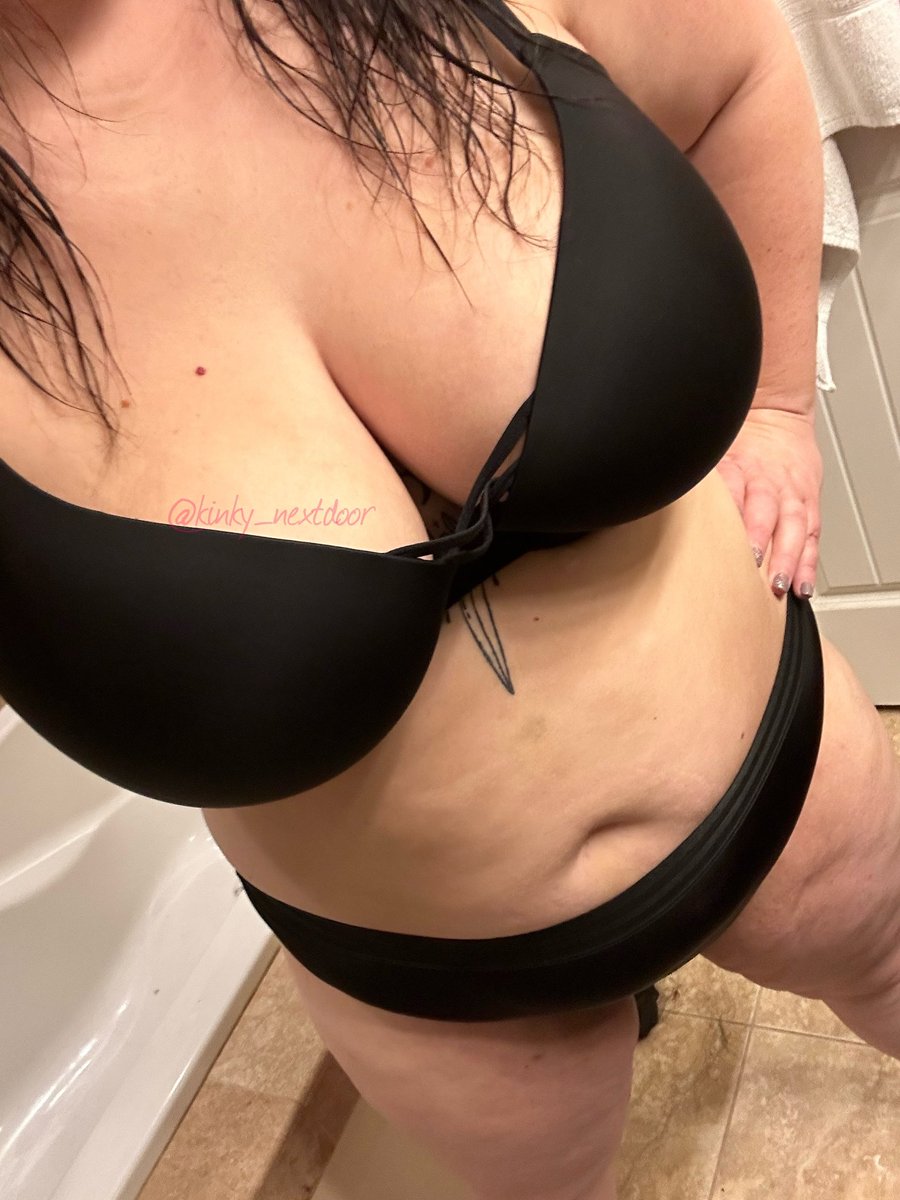 kinky_wife_nextdoor tweet media