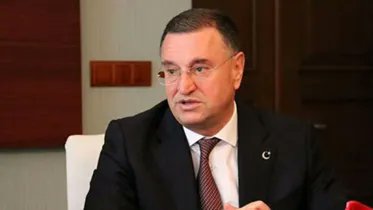 durushabercom's tweet photo. Hatay'daki deprem anmasına tepki gösterilen ve adaylıktan çekileceği iddia edilen Hatay Büyükşehir Belediye Başkanı Lütfü Savaş, yarın basın toplantısı düzenleyecek. https://t.co/lUK7rioeKQ