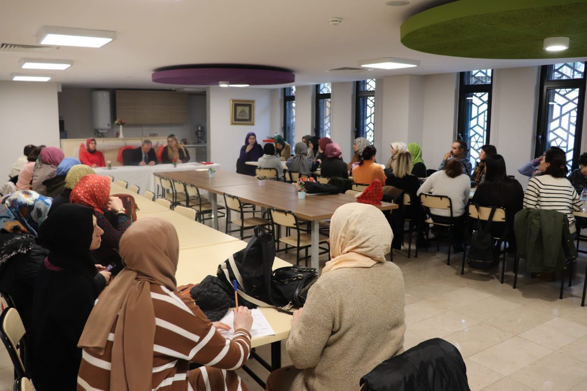 İlçe Milli Eğitim Müdürümüz Semih Durmuş, Ayşe Hümeyra Ökten Kız Anadolu İmam Hatip Lisemizin öğretmenler kurulu toplantısına katılarak öğretmenlerimizle bir araya geldi.
<a href="/semih_uskmem/">Semih Durmuş 🇹🇷</a>