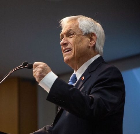fachininja's tweet photo. -Sebastián Piñera fue un ejemplo mundial en crecimiento, gestión de rescate de mineros, reconstrucción post-terremoto y manejo de la pandemia.

-Gabriel Boric es un ejemplo mundial de incompetencia, corrupción y la peor gestión en 34 años.

                                   FIN. https://t.co/nPJp1pCwO0