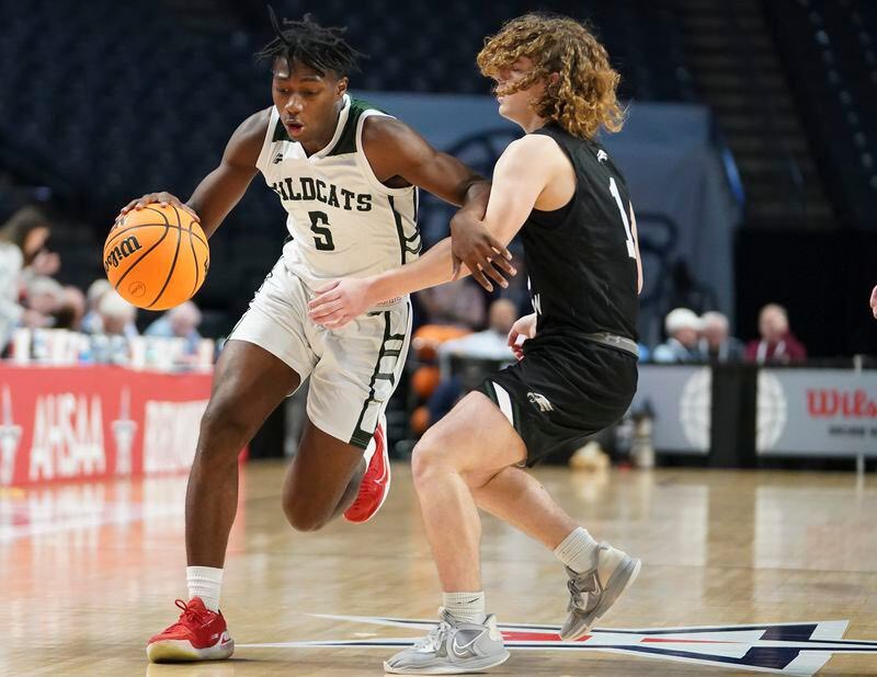 Rayshon Coleman is a big strong and physical guard who is relentless attacking the basket in the half court and in transition.

STORY:

ontheradarhoops.com/otr-hoops-alab…