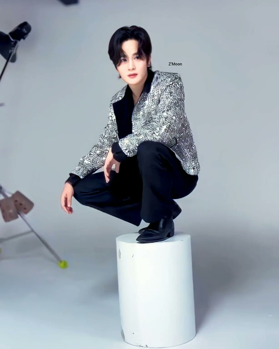 Zps5589's tweet photo. 🤍🖤 #yoonpsn https://t.co/AZmCvWeO9O