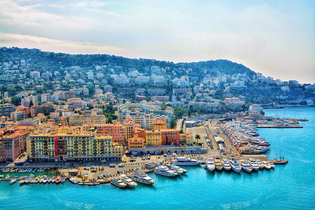📍 The French Riviera

Live life in the most vibrant of colors this year. 🌊⛵🍷  Are you ready to plan your custom tour of France's mighty coastline? We're here to help! Start here: hubs.li/Q02k4T0Y0