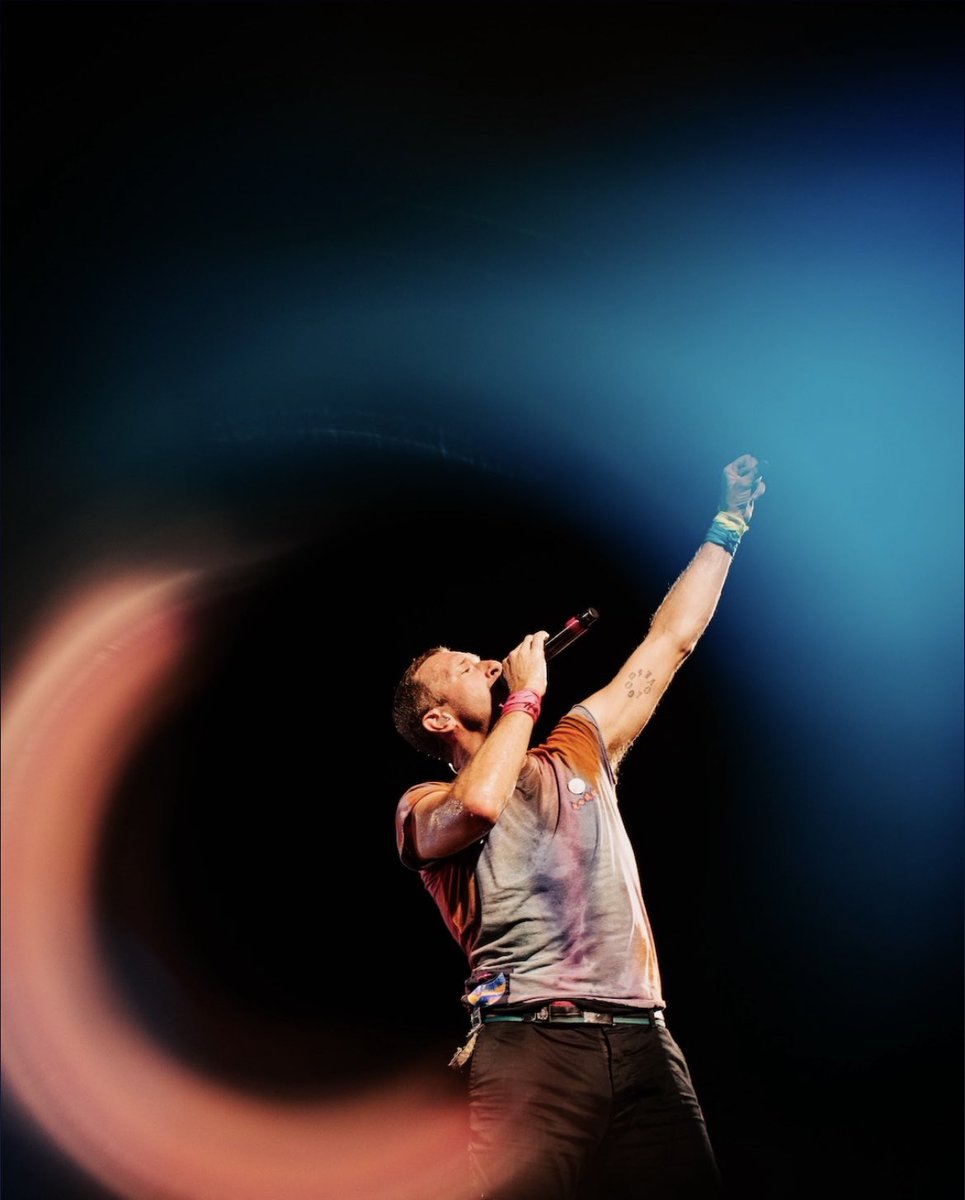 Chris 💫 

(04/02) #ColdplayBangkok 🤩

📸 @coldplay App / @annaleemedia