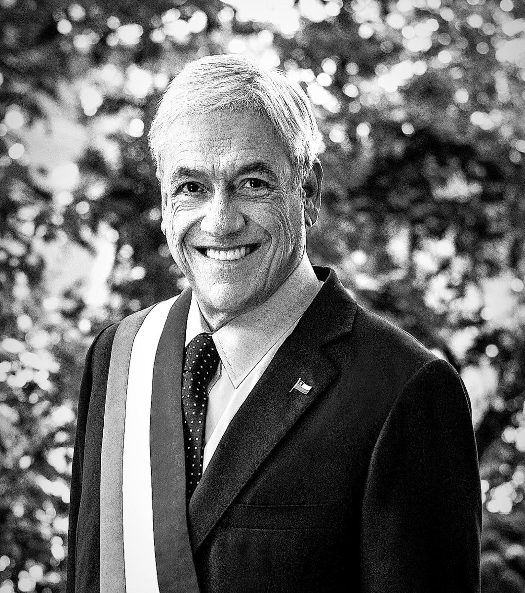 Geffes's tweet image. Jusztisia por Sebastián Piñera @sebastianpinera maldita tierra plana si fueras redonda piñera seguiria a salvo entre los santos.

Merluso acecino todos sabemos que juistes tu. @GabrielBoric