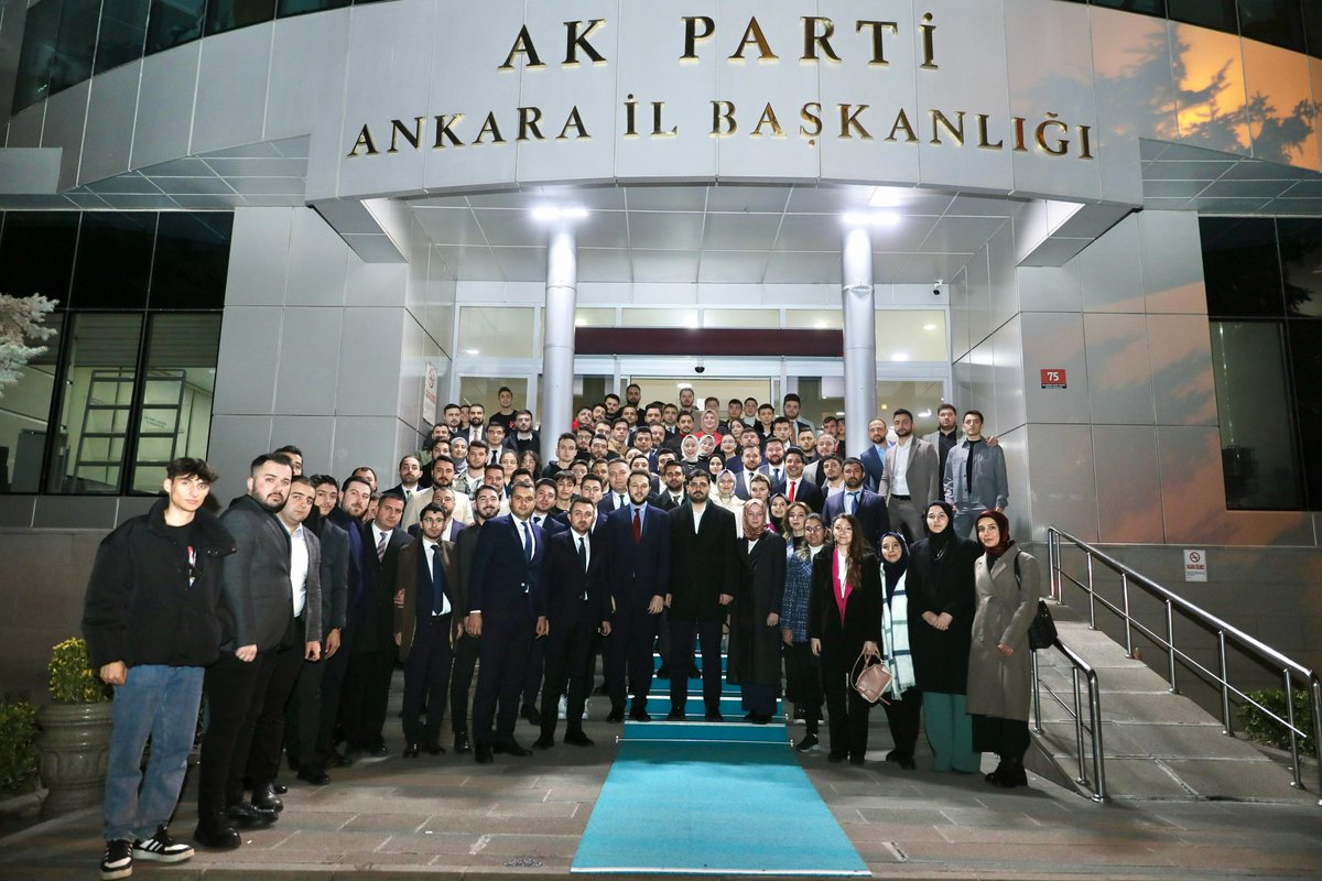 eyupkadirinan's tweet photo. 📍Ankara İl Gençlik Kolları Yönetim Kurulu ve İlçe Başkanları Toplantımızı gerçekleştirdik. 

AK Gençlik Ankara teşkilatımız ile #YenidenAnkara https://t.co/sk5IjPMpRN