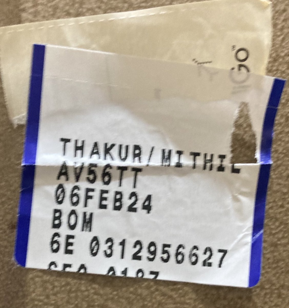 Mithsi123's tweet photo. @IndiGo6E @DGCAIndia @JM_Scindia I traveled from Delhi to Mumbai and flight no is 6E-6016, PNR no AV56TT, I deposited my new bag at Delhi airport and got damaged bag at Mumbai airport ,I request you to please provide compensation for the damage. https://t.co/rDg8EuPMCg