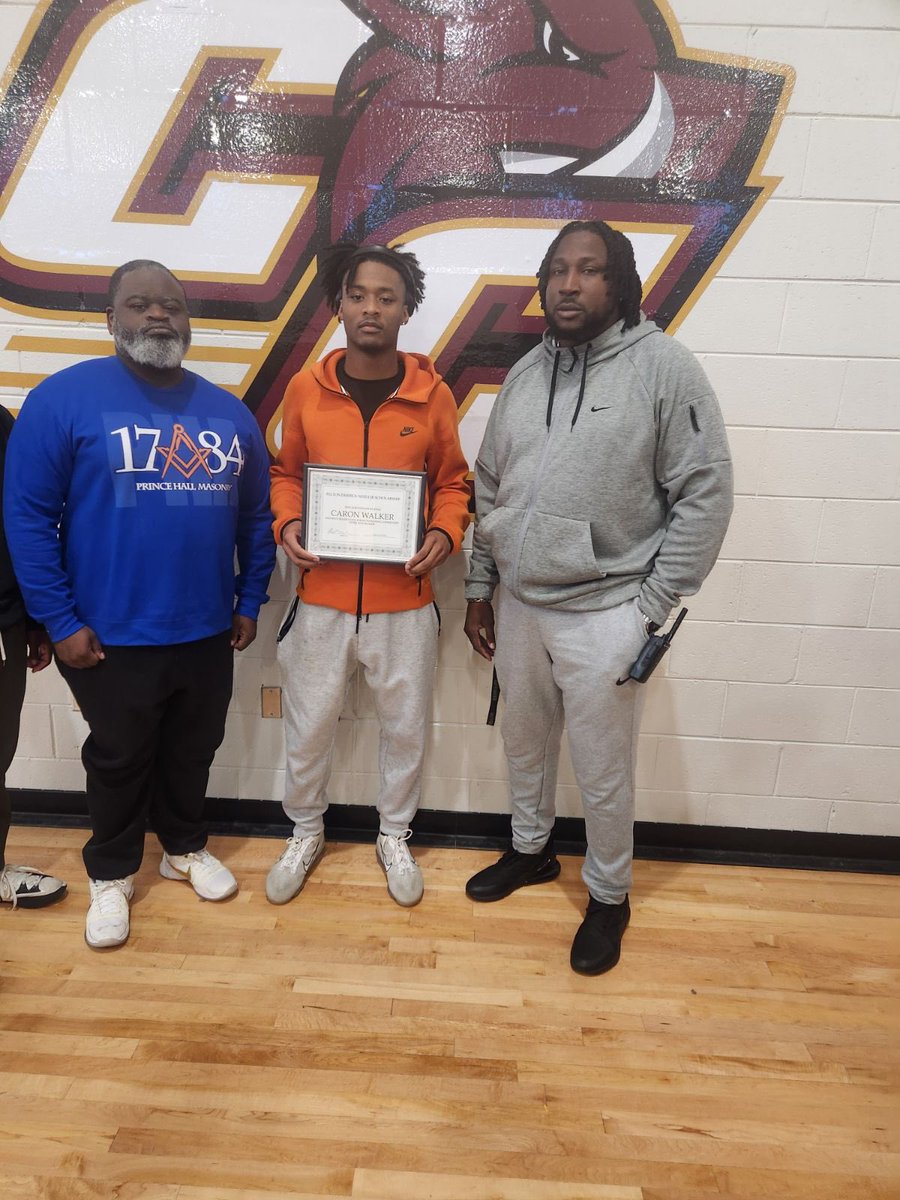Thank you to Brother Neely hailing out or Bannker Lodge #3 Augusta, Ga for presenting @too0ff1cialron Ca’Ron Walker with the Felton Derrick Neely Jr scholarship for outstanding community service and dedication to academic excellence.