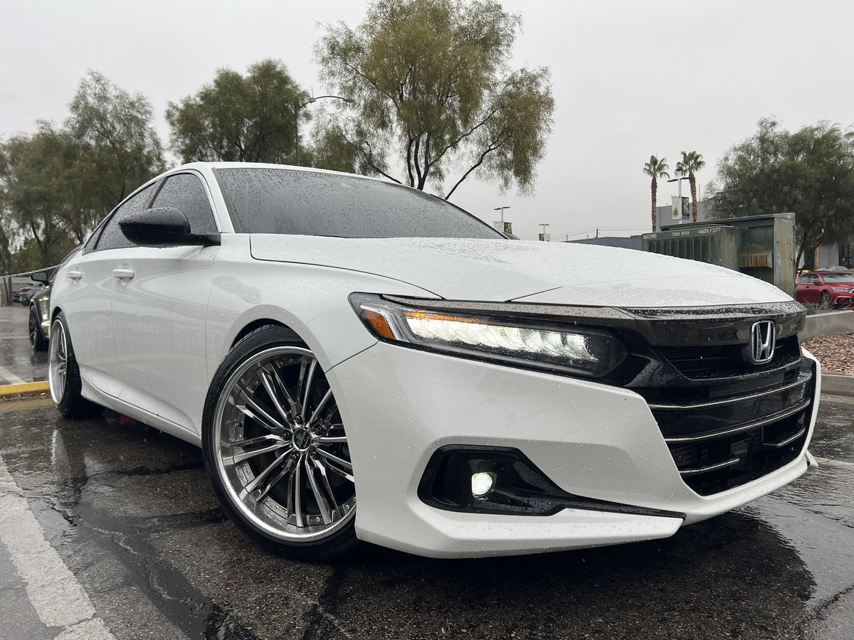 ThaRizzzzler's tweet photo. Really have been enjoying driving around and getting out of the house more with this weather lately ๐ค๐ป
#10gen #accord #kranze #wet https://t.co/WbXu3Z6NCM