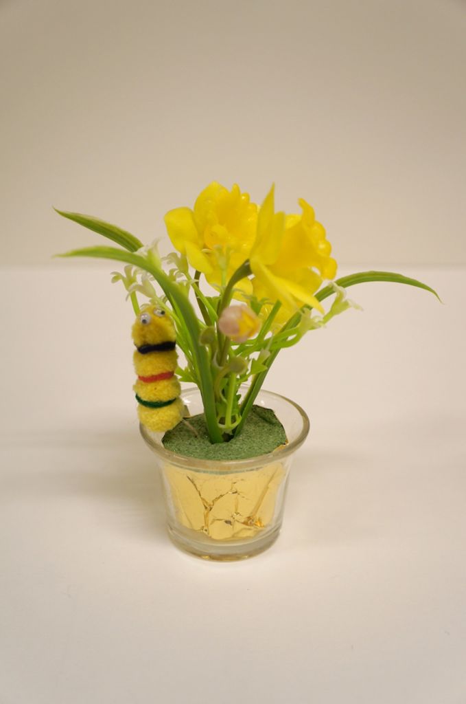 archives_lu's tweet image. Did you know that class colors are a tradition from Milwaukee-Downer College?
1. 1954 red banner, 1954, MDC-OBJ-072.
2. Green blazer 6, 1943, MDC-OBJ-110.
3. Yellow class plant, circa 1956-1960, MDC-OBJ-068.
4. Purple class corsage, circa 1914-1964, MDC-OBJ-035.