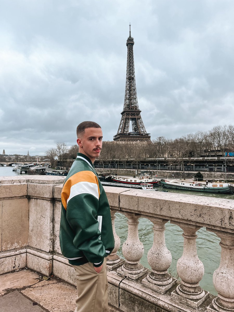 hhpatds's tweet photo. Moustache 🇫🇷🥖 https://t.co/Tc18DlbpPv