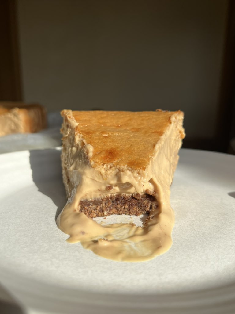 _sooffia's tweet photo. tarta de queso y dulce de leche🫠 https://t.co/YBWtCgEsmC