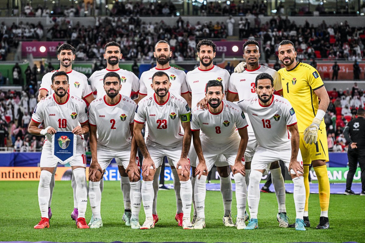 Alkeibar's tweet photo. ابطال منتخبنا النشامى ، رفعتوا راسنا! 
مبارك لكم ولكل الأردنيين وصولكم لنهائي آسيا..
والكأس اردني بعون الله 

#النشامى
#الاردن
#السرحان 
#السرحاني https://t.co/QLcDyHsBOS