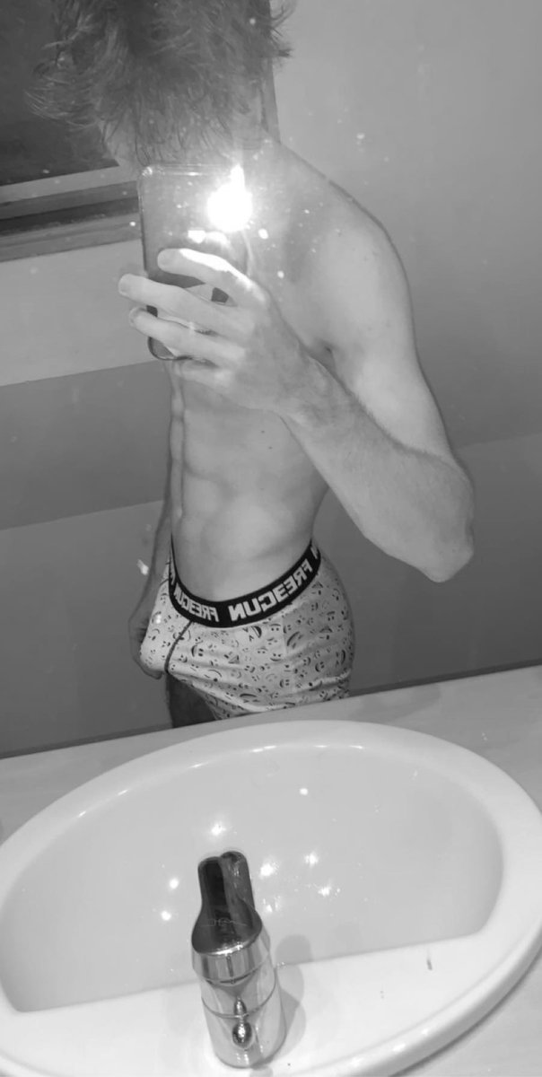 PBLV20's tweet photo. Rt if you want more 🤪 https://t.co/zEqk5NC4aN