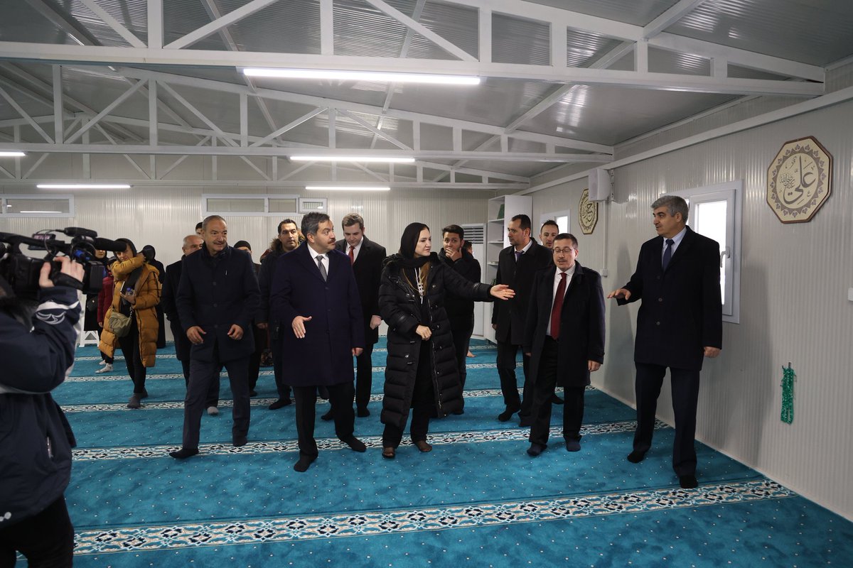 universitemDEU's tweet photo. Rektörümüz @hotar_nukhet: "Kısa sürede tamamlayarak hizmete sunduğumuz Dokuz Eylül Üniversitesi Mescidimizin açılış kurdelesini, programımıza katılan konuklarımız ve vatandaşlarımızla birlikte kestik. Bölgemize hayırlar getirmesini umduğumuz yeni hizmet birimimizi, yine açılış programımıza katılan konuklarımız ve vatandaşlarımızla birlikte gezdik."
#universitemDEU
#AsrınDayanışması