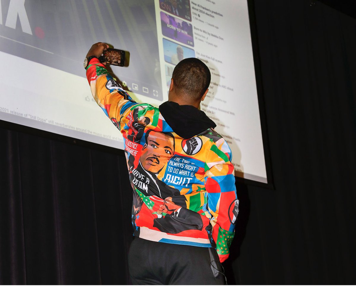 MekkaDonMusic's tweet photo. I got some great pictures back from my MLK Keynote Speech at Columbus Academy. ๐ #StillDope https://t.co/RQiIeGotYf