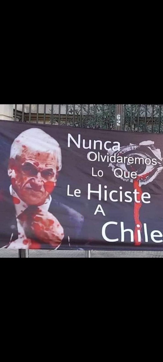 breaktitus's tweet photo. Se fue sin pagar #PerroMuerto
#VioladorDDHH
#LadronDeBanco https://t.co/LlPNVJn86p