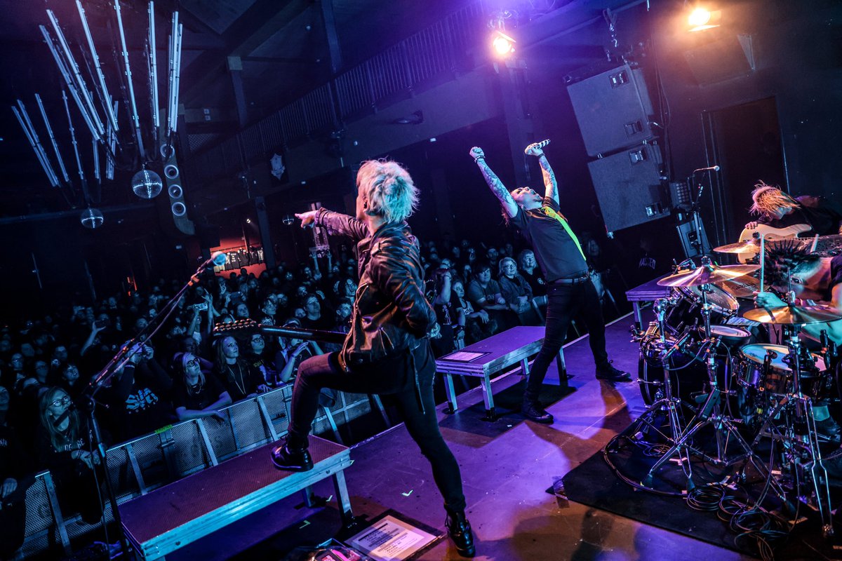 SHOW-HATE tweet media