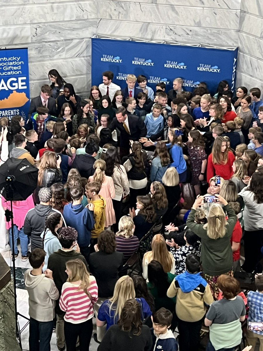 BooneKY_GATES's tweet photo. BCS Middle School GATES headed to our State Capitol for the Gifted Proclamation Signing! Students heard from Gov. Beshear and Q&amp;A’d with Senators Schickel &amp; Williams and Representatives Rawlings, Proctor, and Doan! @Boone_County https://t.co/Ot7rJHirjN