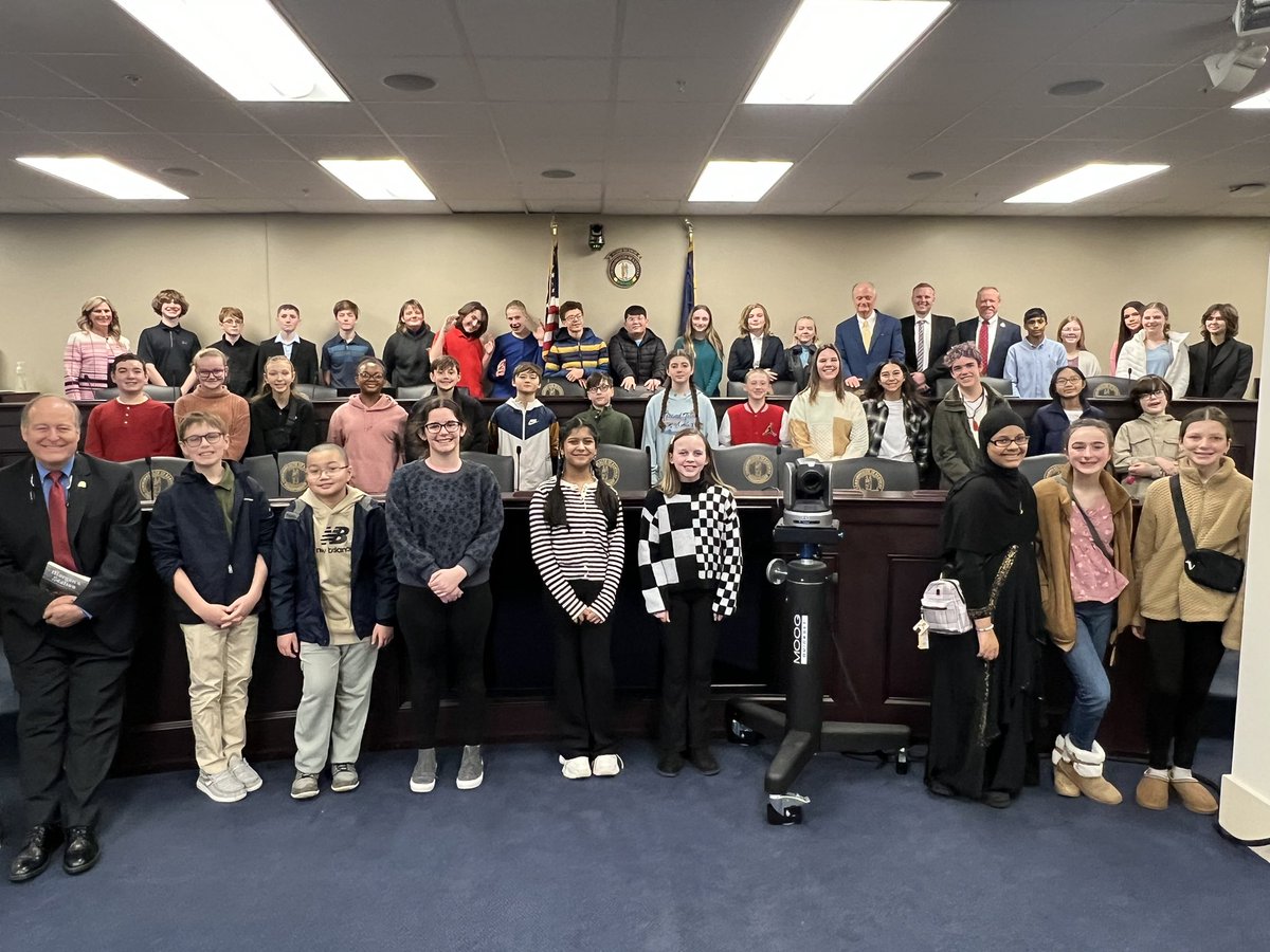 BooneKY_GATES's tweet photo. BCS Middle School GATES headed to our State Capitol for the Gifted Proclamation Signing! Students heard from Gov. Beshear and Q&amp;A’d with Senators Schickel &amp; Williams and Representatives Rawlings, Proctor, and Doan! @Boone_County https://t.co/Ot7rJHirjN