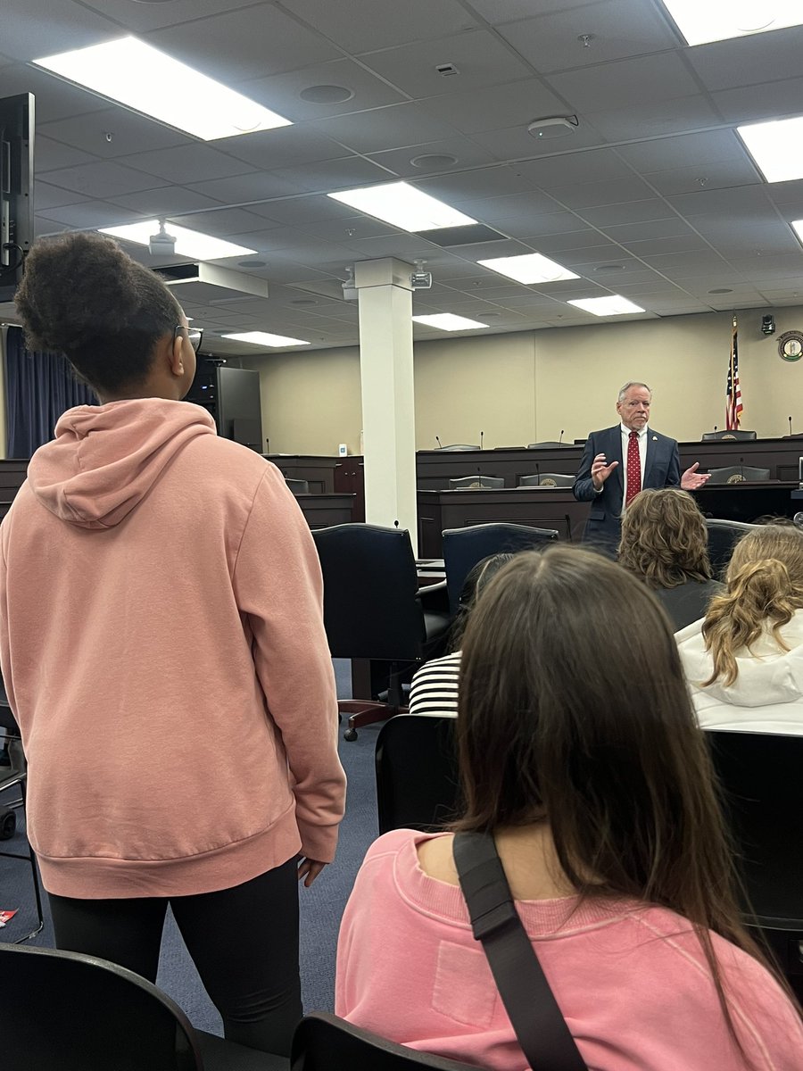 BooneKY_GATES's tweet photo. BCS Middle School GATES headed to our State Capitol for the Gifted Proclamation Signing! Students heard from Gov. Beshear and Q&amp;A’d with Senators Schickel &amp; Williams and Representatives Rawlings, Proctor, and Doan! @Boone_County https://t.co/Ot7rJHirjN