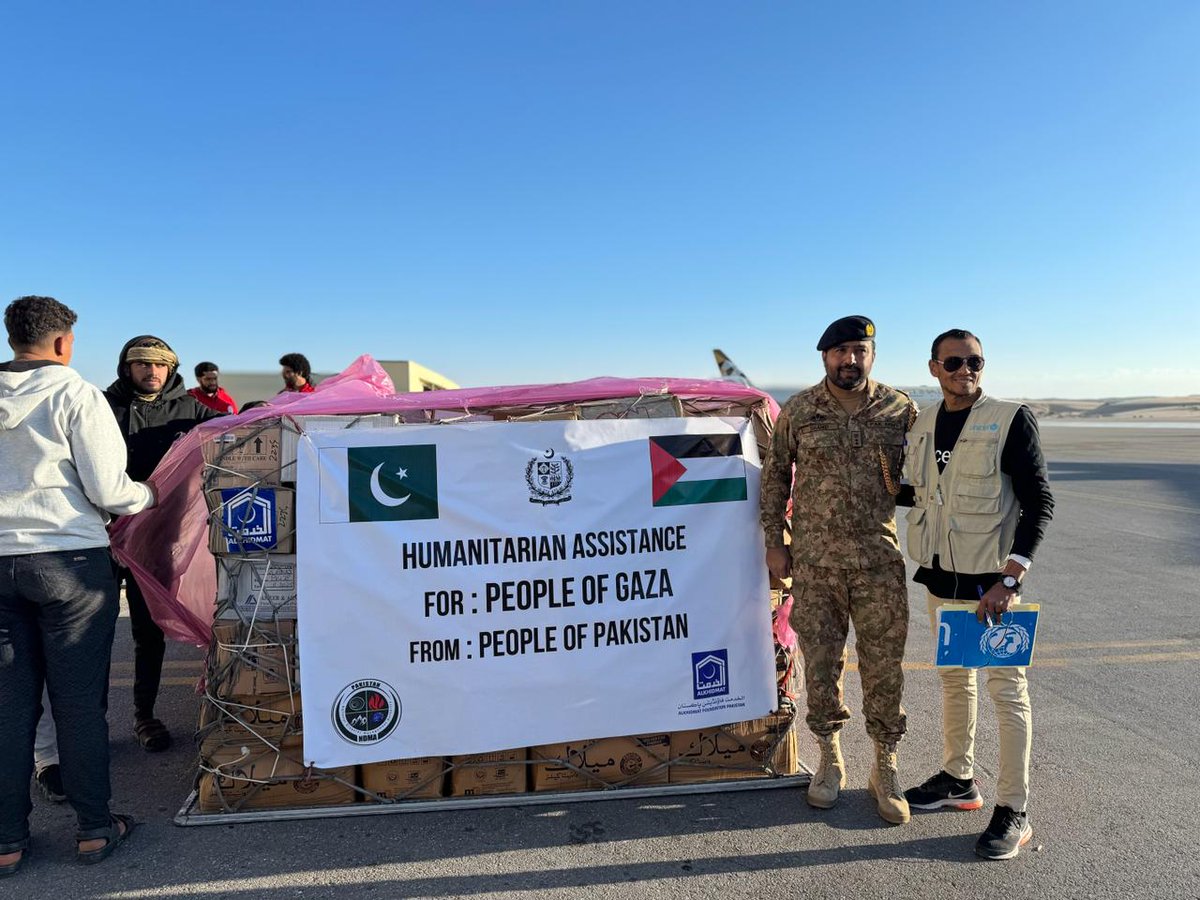 PakinEgypt's tweet photo. This brings the total #humanitarian assistance delivered by #Pakistan for people of #Gaza to 330 tons. Further deliveries are in pipeline and will be delivered soon.

@ForeignOfficePk 
@MfaEgypt 
@MoIB_Official 
@epwing_official 
@PkPublicDiplo https://t.co/02W6CqXBEk