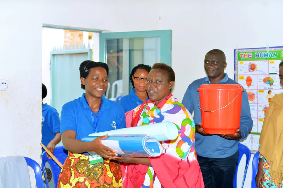 SFIRWANDA's tweet photo. 1/2 On January 23, the launching of SFI ECDs continued in @MasakaSector where we opened another AHEZA ECD in Rusheshe. The activities done included offering learning materials and feeding facilities to empower the center.
#SFIcommunity #EducationForAll
#LeaveNoOneBehind https://t.co/LgzNmgELCB