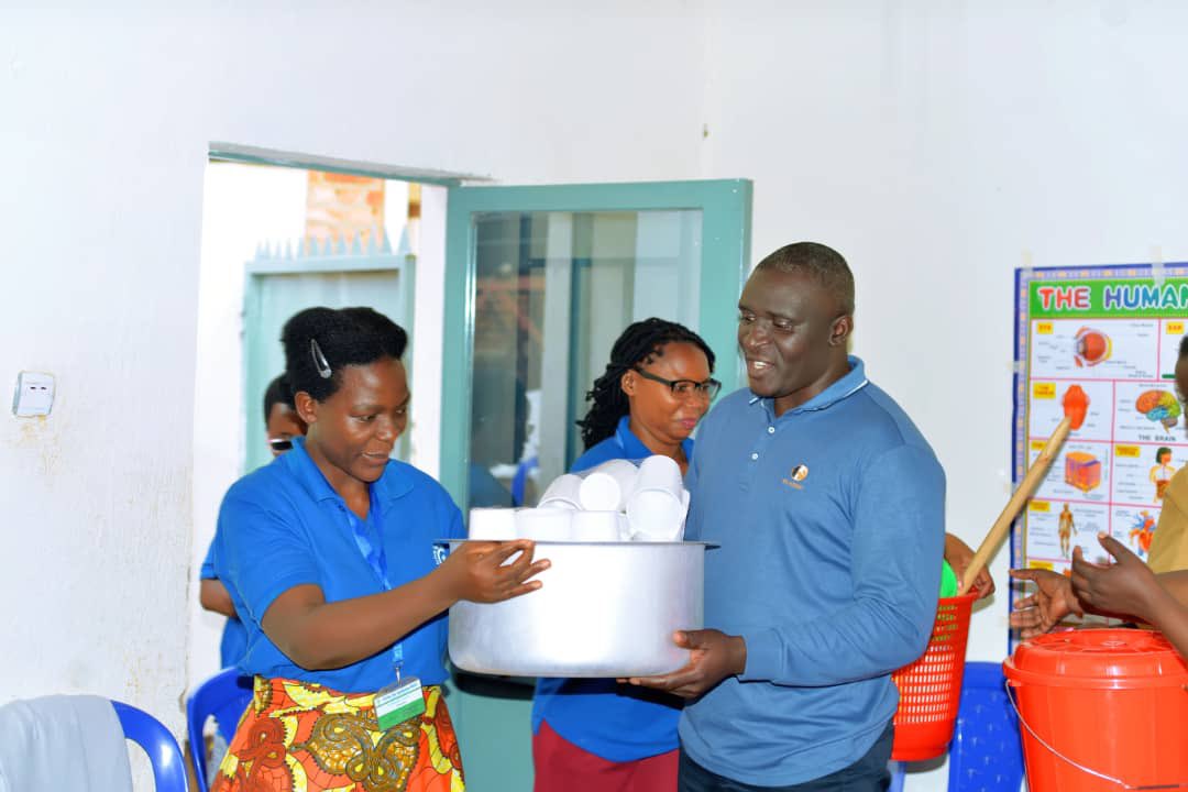 SFIRWANDA's tweet photo. 1/2 On January 23, the launching of SFI ECDs continued in @MasakaSector where we opened another AHEZA ECD in Rusheshe. The activities done included offering learning materials and feeding facilities to empower the center.
#SFIcommunity #EducationForAll
#LeaveNoOneBehind https://t.co/LgzNmgELCB