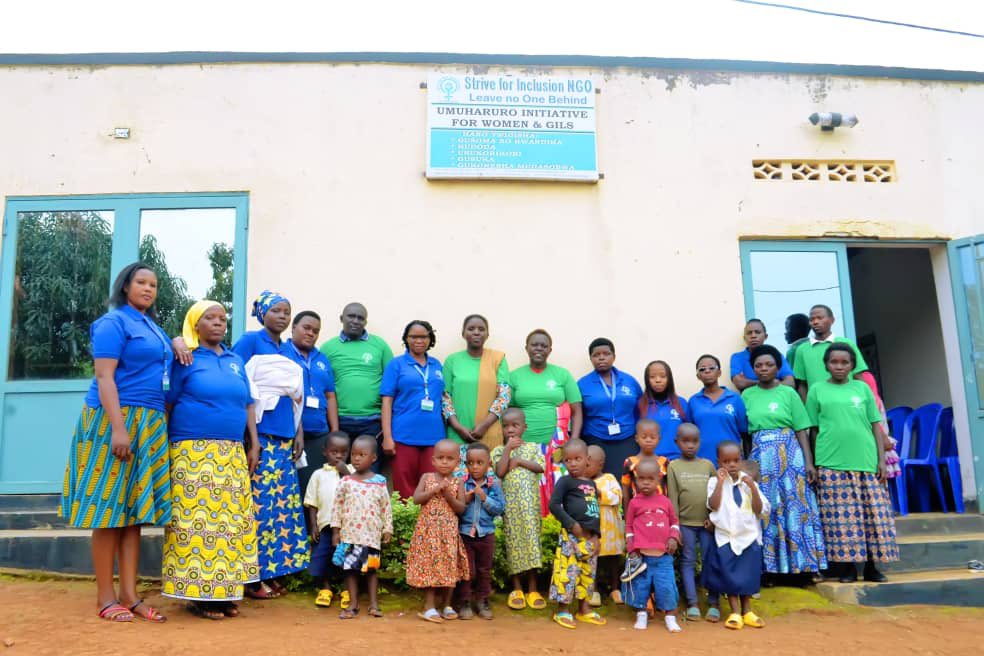 SFIRWANDA's tweet photo. 2/2 This activity was attended by the local leaders in Rusheshe Cell, the general staff and committee of SFI Rwanda NGO and some parents who have kids raised in this ECD.
We are committed to empowering vulnerable women, girls and children.
#SFIcommunity #LeaveNoOneBehind
#ECD https://t.co/s9vaTothmv