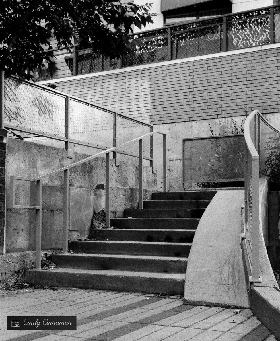 Cindy_Cinnamon's tweet photo. Cindy Cinnamon Photographie
https://t.co/g7SV9JrYvu
Rollei B35
Flic Film UltraPan

#Photo #Photography #argentique #analogue #Art #Rollei #RolleiB35 #Lomography #35mm #35mmFilmPhoto #NoirEtBlanc #bnwphoto #FlicFilm #UltraPan #FlicFilmUltraPan400 #Escaliers #Urbain #Québec #Canada https://t.co/I7USq0pkLA